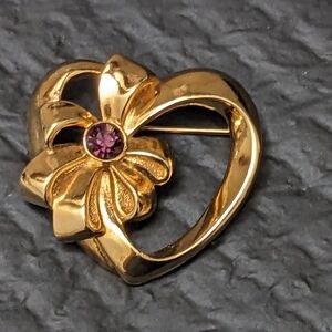 Vintage AVON Heart Brooch Open Work Bow Purple Rhinestone Pin gold tone Metal